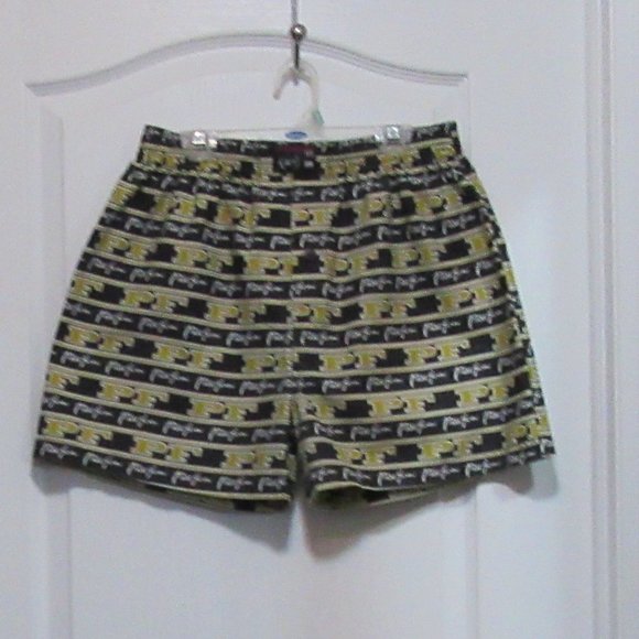 Add To a Bundle of $25.00 and pay $10.00 shorts Farm Phat - Medium 32/ 34 - Picture 3 of 9